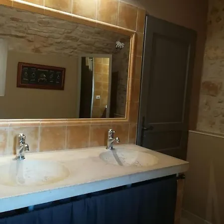 De Charme 80 M², Piscine, Proche D'uzes. Сasa de vacaciones Vezenobres