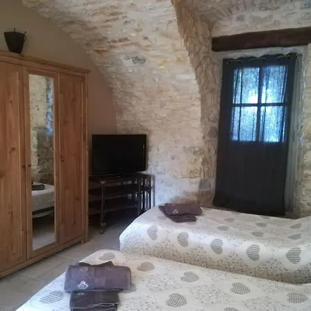 De Charme 80 M², Piscine, Proche D'uzes.