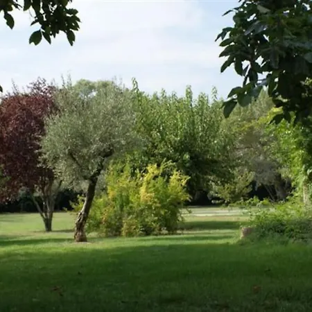 De Charme 80 M², Piscine, Proche D'uzes.