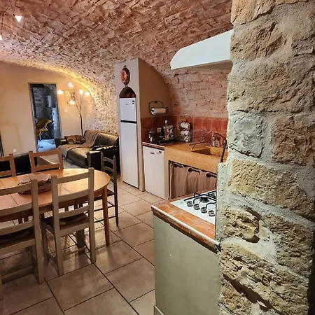 Holiday home De Charme 80 M², Piscine, Proche D'uzes.