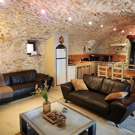 De Charme 80 M², Piscine, Proche D'uzes. Сasa de vacaciones *