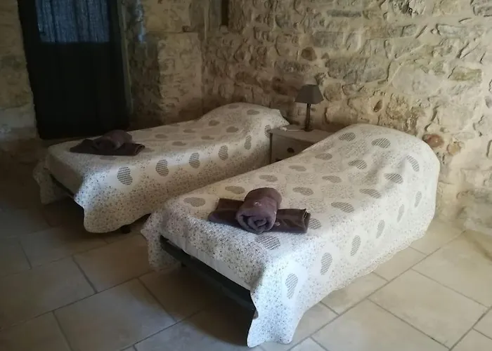 De Charme 80 M², Piscine, Proche D'uzes. 펜션