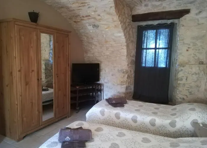 De Charme 80 M², Piscine, Proche D'uzes.